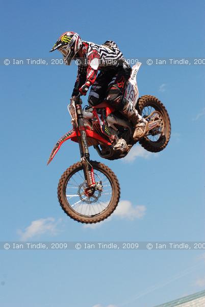 IGT-090530-4059 - #121 Bryan Mackenzie MX1