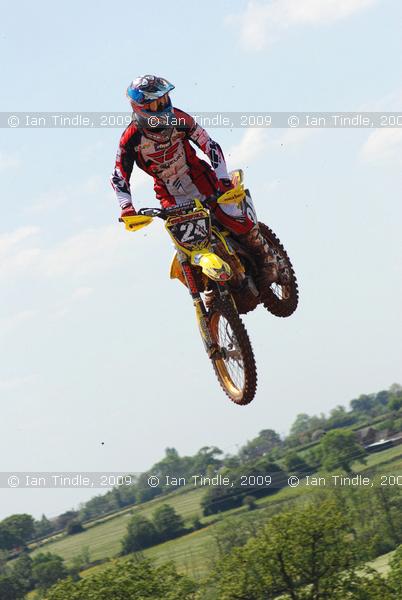 IGT-090530-4395 - #24 Antonio Butron Oliva MX2