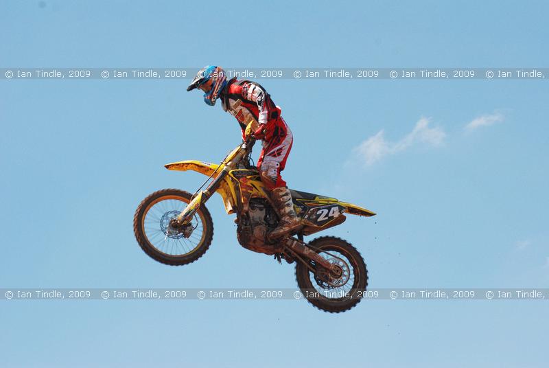 IGT-090530-4512 - #24 Antonio Butron Oliva MX2