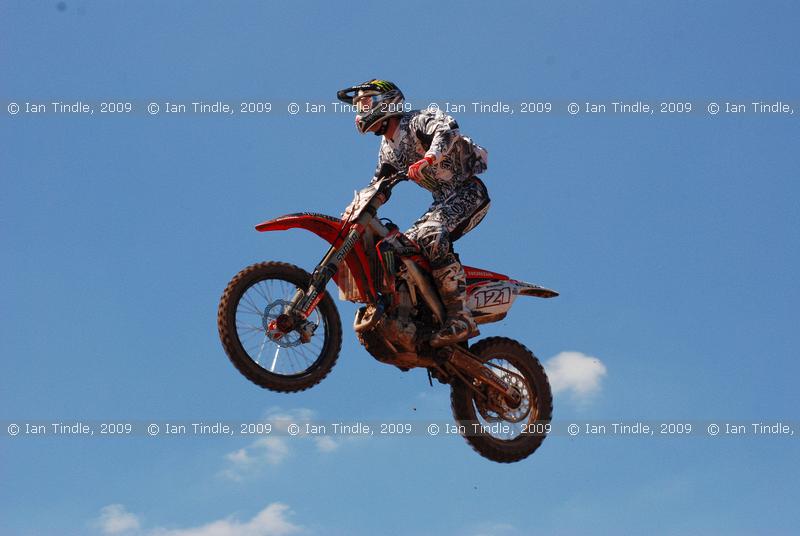 IGT-090530-4728 - #121 Bryan Mackenzie MX1