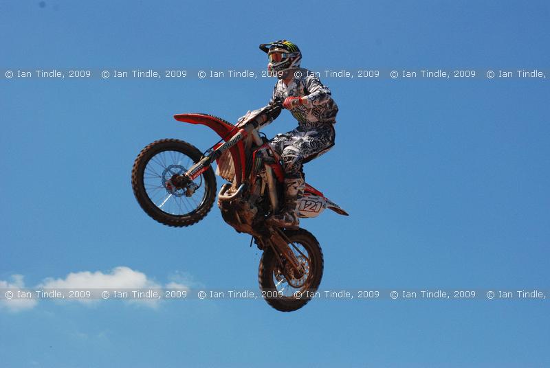 IGT-090530-4734 - #121 Bryan Mackenzie MX1