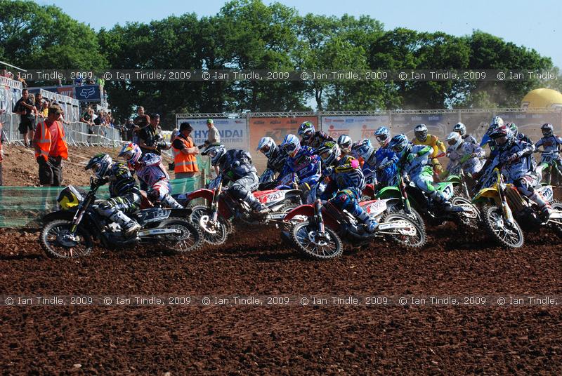 IGT-090530-4787 - MX1 start line action